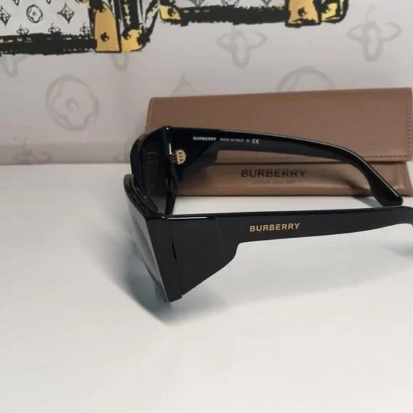 New Authentic Burberry BE4306 3001 Black Sunglasses